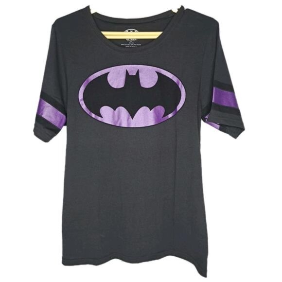 Girls Youth Bat Signal Short Sleeve Batman Shirt Sz 19 XXL Purple Black EUC - Picture 2 of 5
